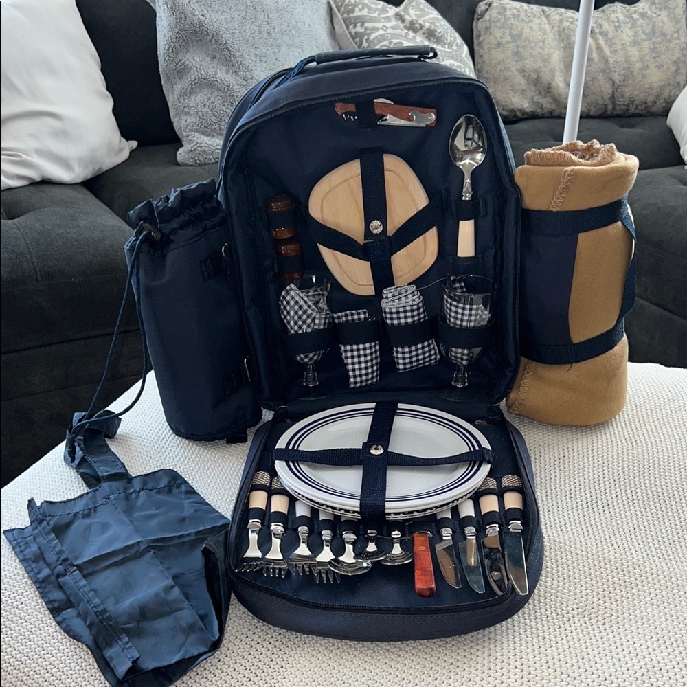 Elegant Blue Backpack with Bottle Holder - Picture 7 of 14